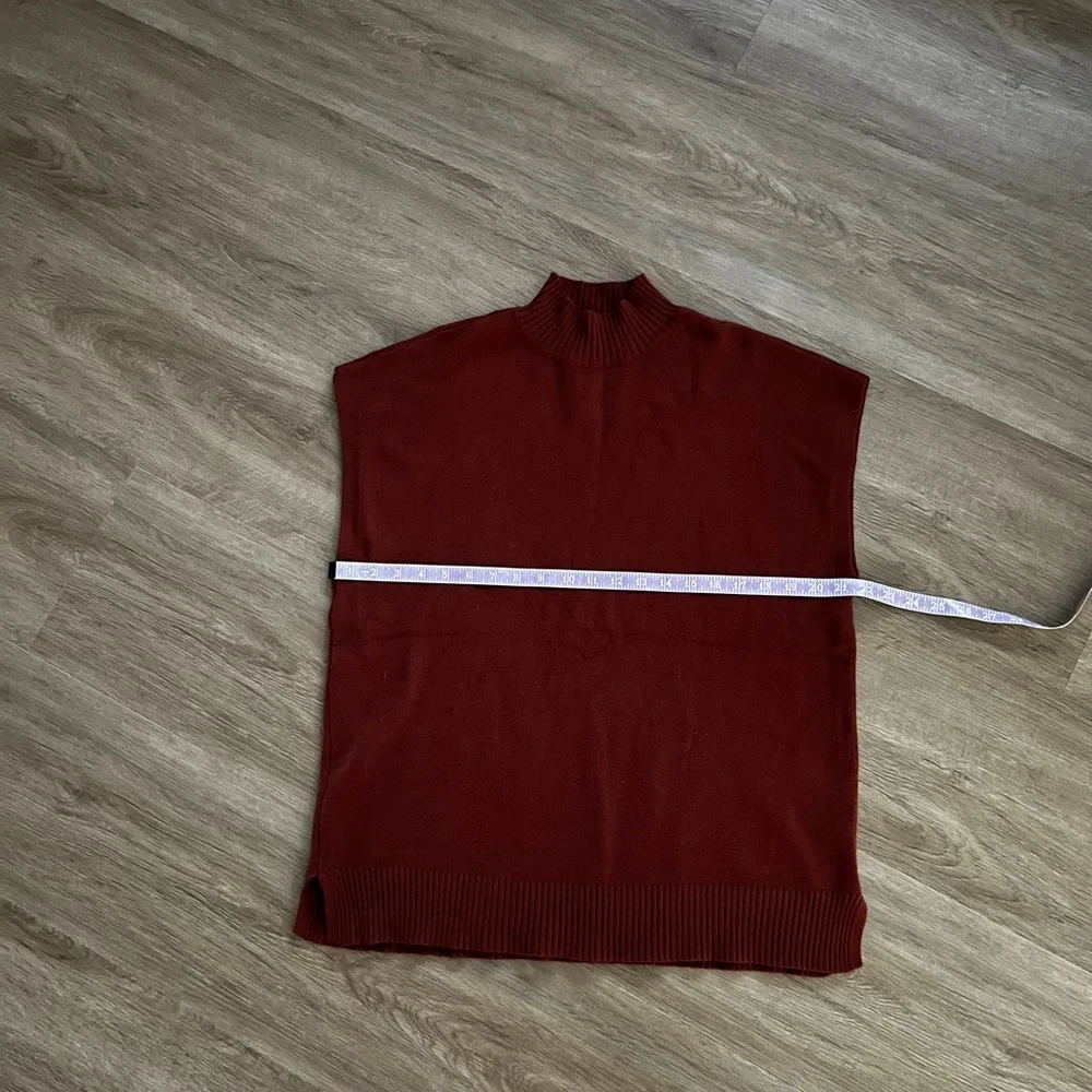 NWOT Cyrus Mock Neck Sweater Vest/Size Medium